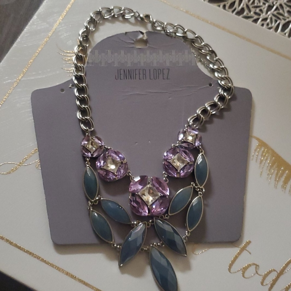 💜💙statement necklace